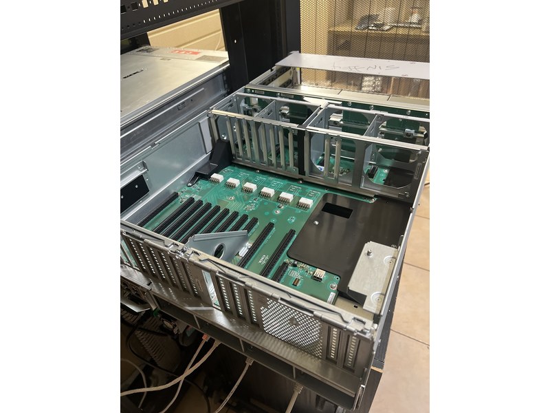 CISCO UCS C480 M5 Rack GPU Server - no hdd frontpanel