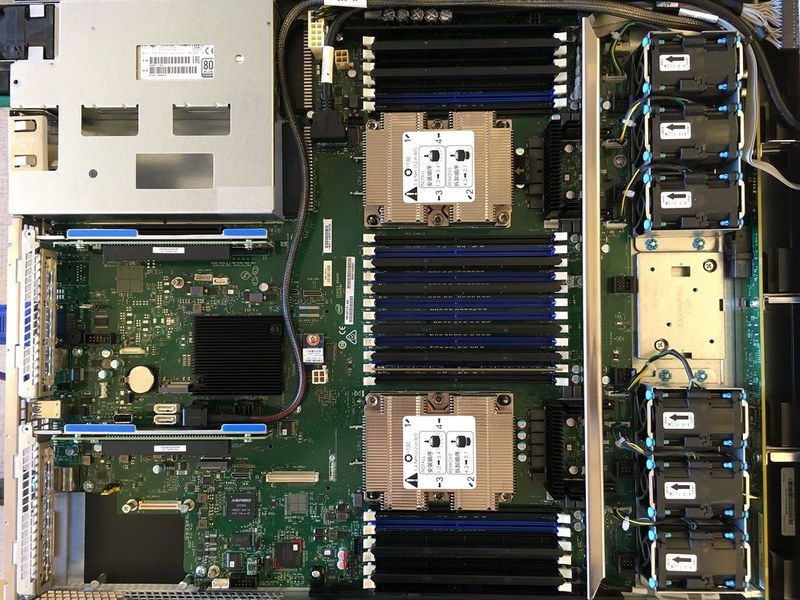 Serveris Intel S2600WFT server